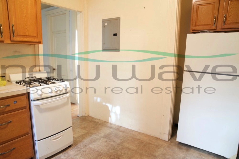 3 bed, 1 bath apartment for rent at 46 Westland Ave Unit 40, Fenway — photo 1 of 9