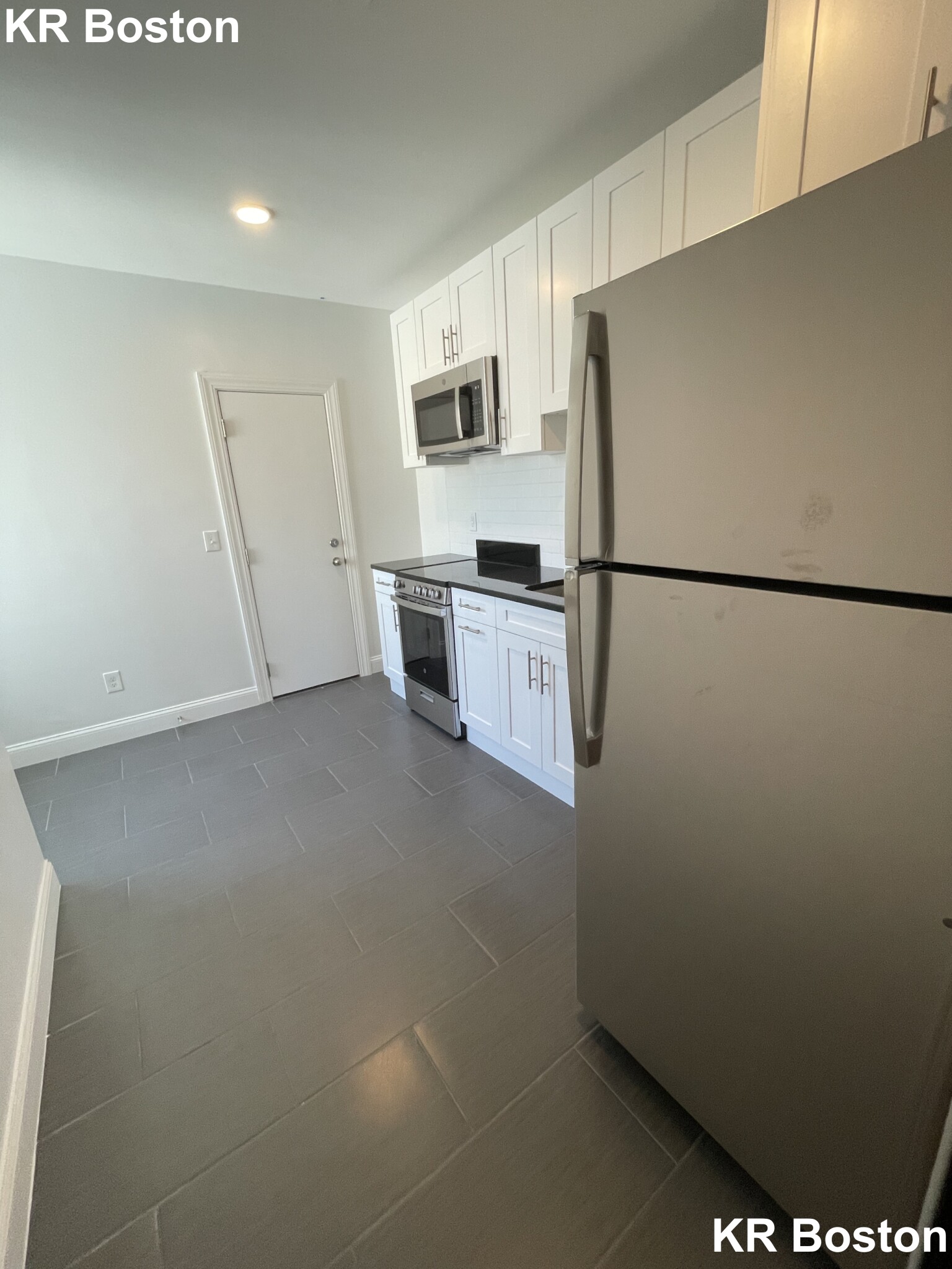 2 bed, 1 bath apartment for rent at 114 Sutherland Rd Unit D, Brighton — photo 5 of 8
