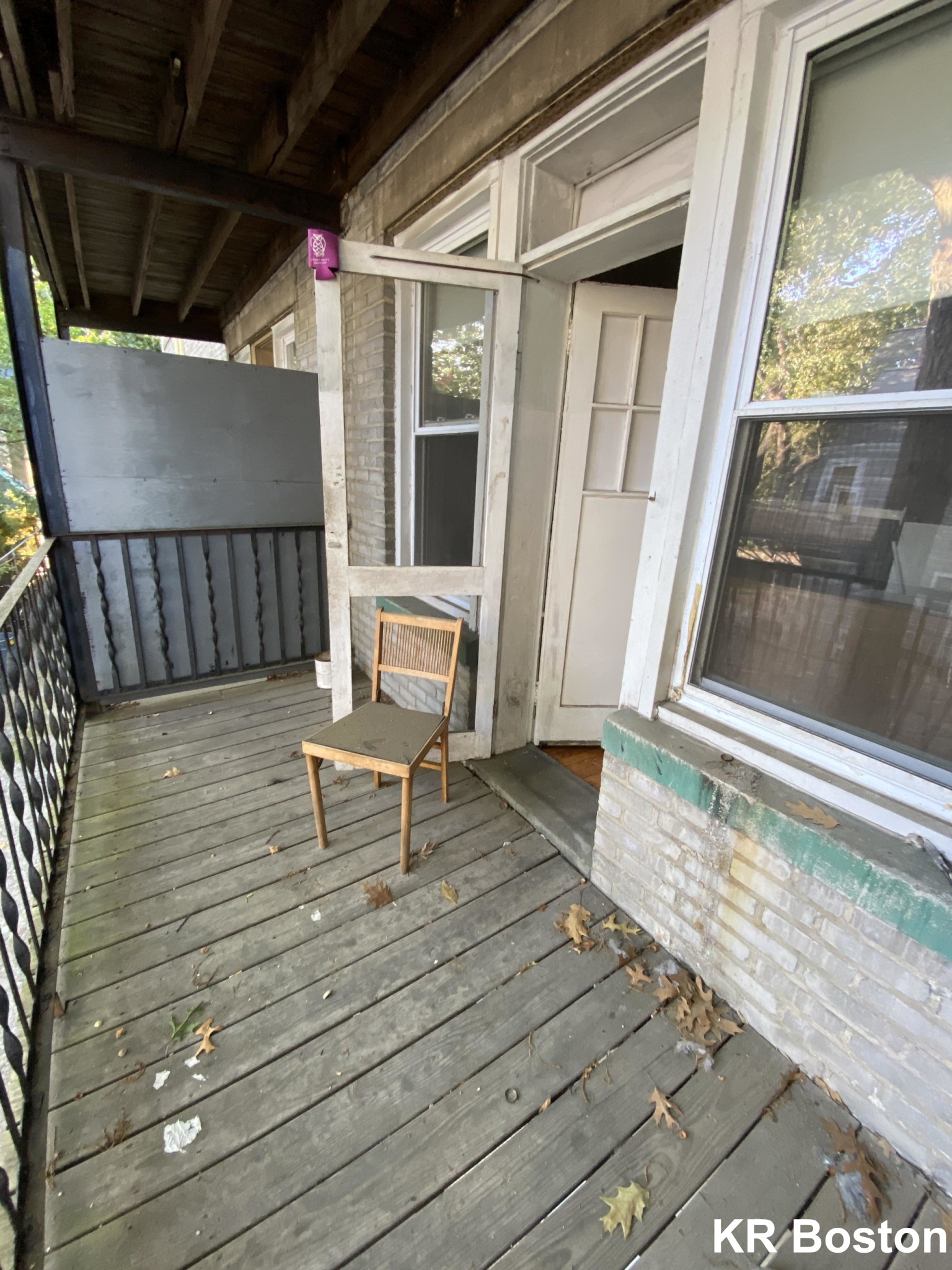 1 split bed, 1 bath apartment for rent at 122 Sutherland Rd Unit G, Brighton — photo 6 of 8