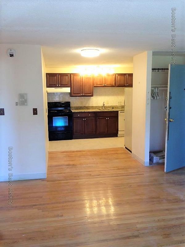 2 bed, 1 bath apartment for rent at 276 Corey Rd Unit 24, Brighton — photo 7 of 8