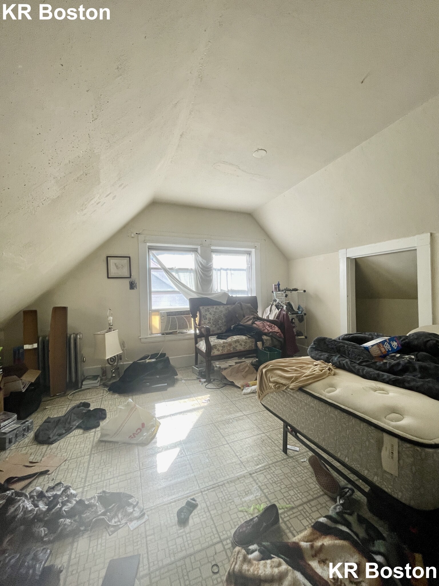 6 bed, 2 bath apartment for rent at 4 Pratt St Unit 0, Allston — photo 3 of 11