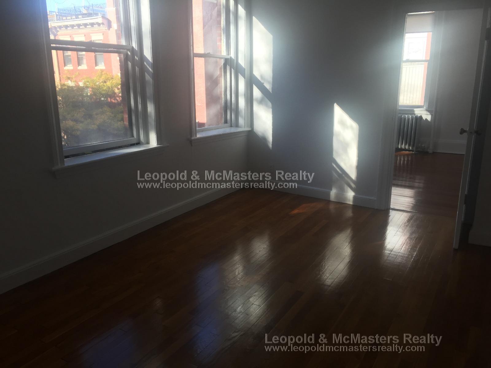 1 bed, 1 bath apartment for rent at 28 Grove St Unit 4, Beacon Hill — photo 4 of 7