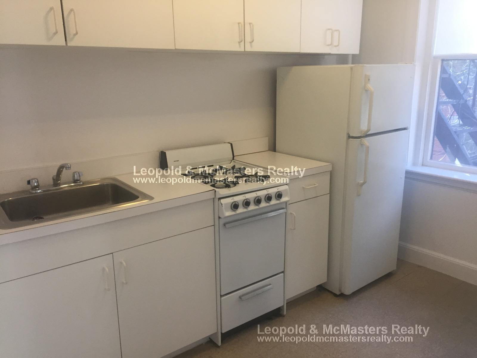1 bed, 1 bath apartment for rent at 28 Grove St Unit 4, Beacon Hill — photo 5 of 7