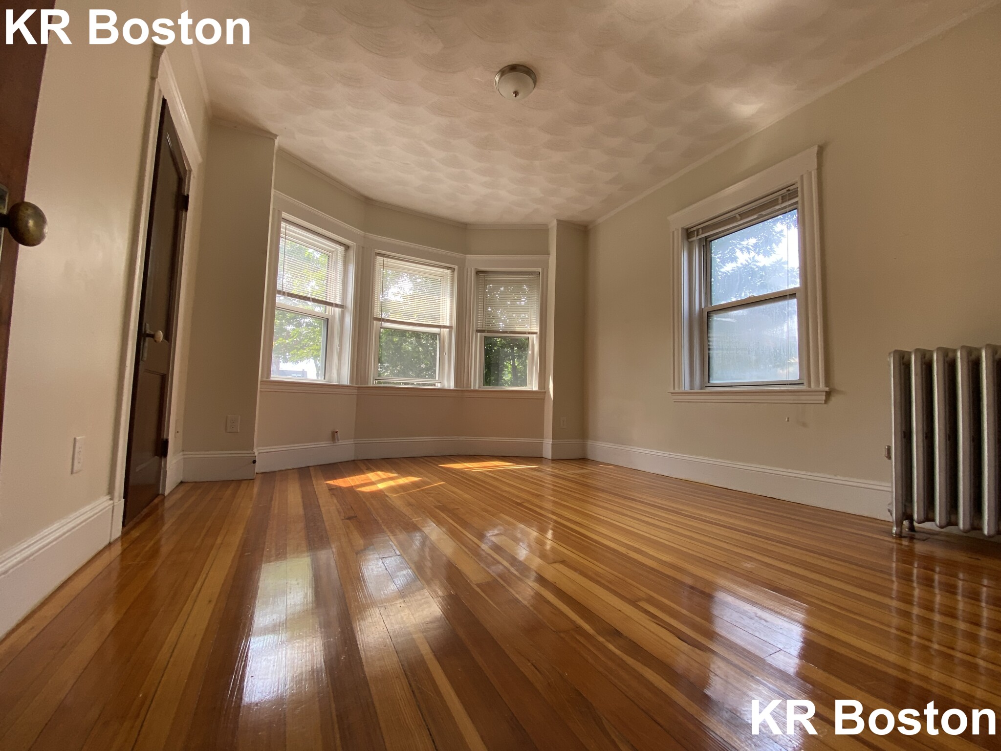 4 bed, 1 bath apartment for rent at 156 Summer St Unit 2, Winter Hill — photo 4 of 8