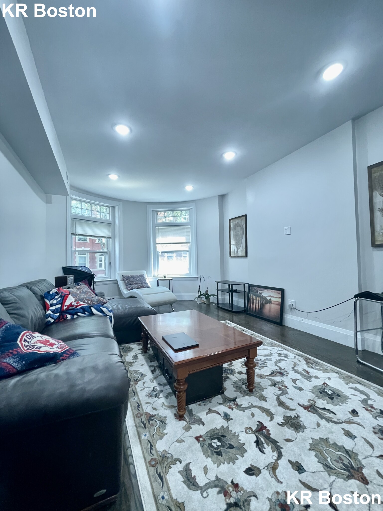 4 bed, 2 bath apartment for rent at 17 Strathmore Rd Unit 1, Longwood — photo 2 of 5