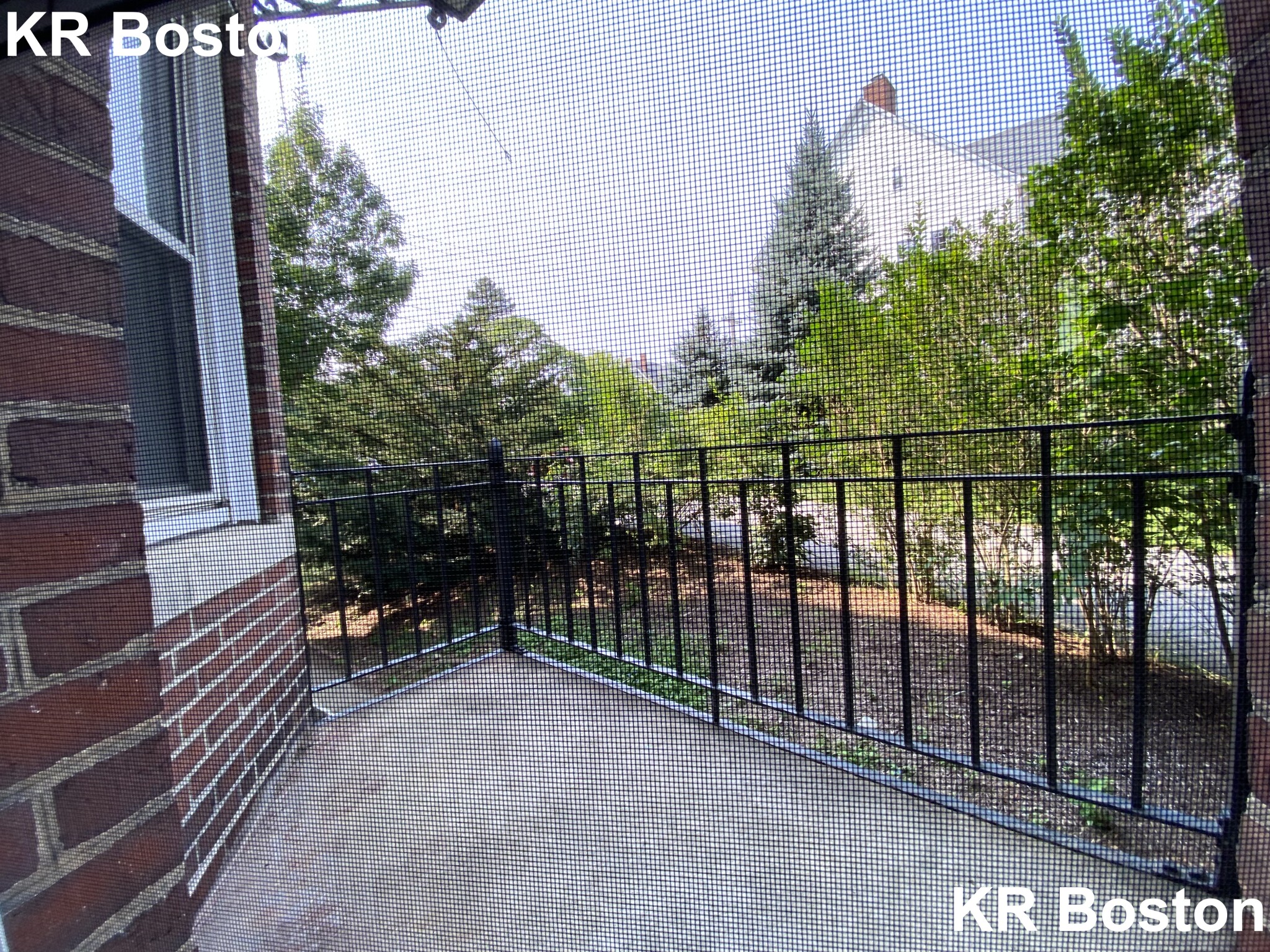 4 bed, 1 bath apartment for rent at 156 Summer St Unit 2, Winter Hill — photo 5 of 8