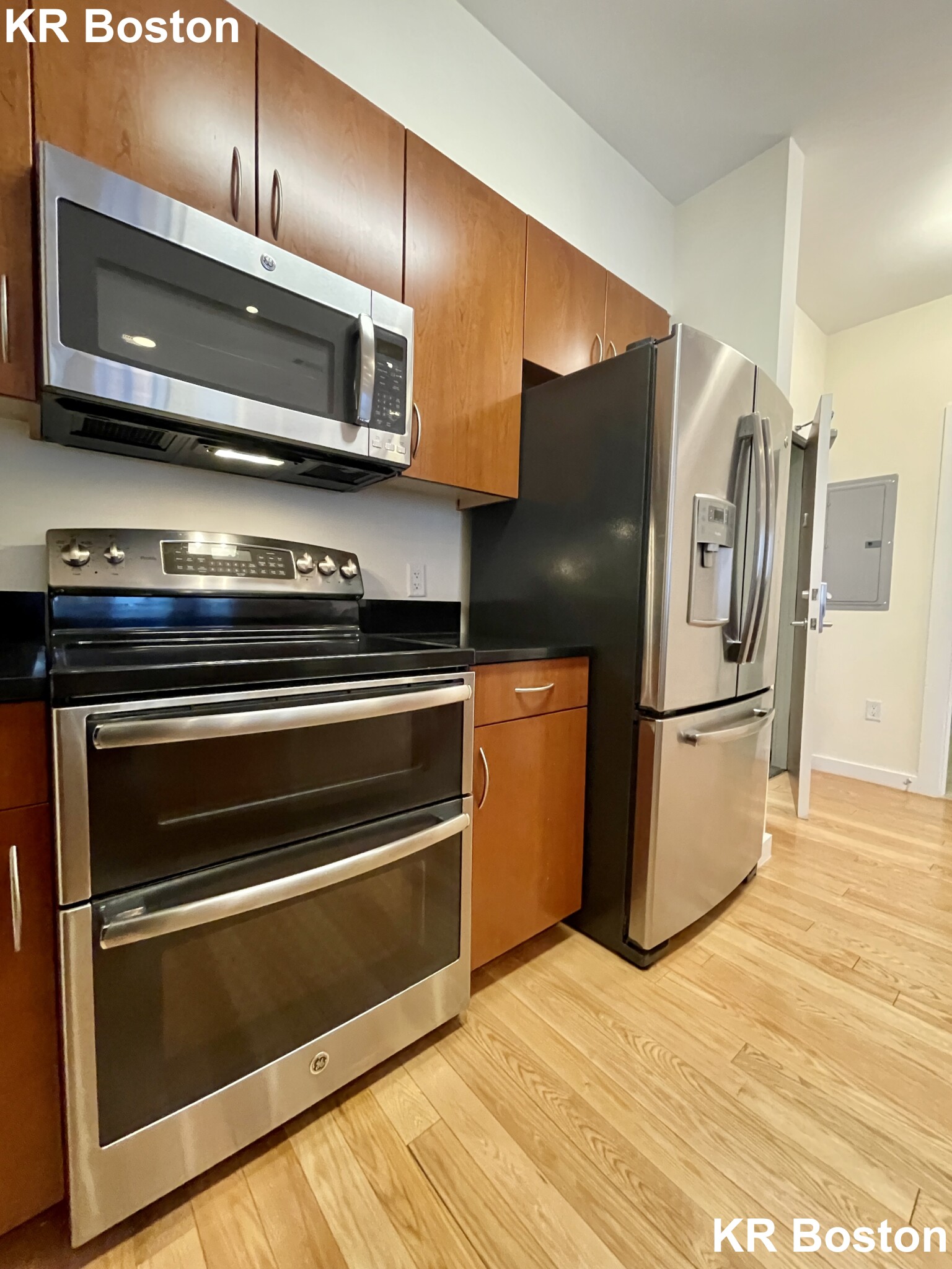 2 bed, 1.5 bath apartment for rent at 9 Miner St Unit 405, Fenway — photo 6 of 10
