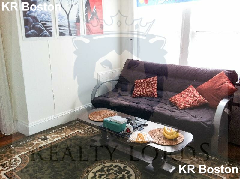 2 bed, 1 bath apartment for rent at 210 Winthrop Rd Unit 38, Washington Square — photo 1 of 7