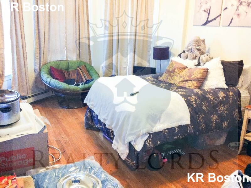 2 bed, 1 bath apartment for rent at 201 Winthrop Rd Unit 31, Washington Square — photo 4 of 6