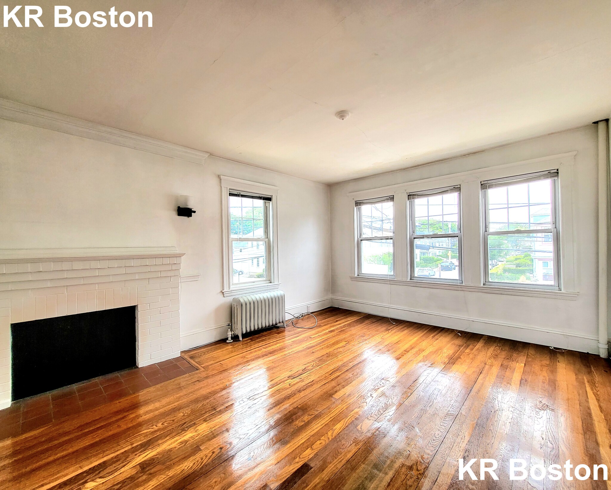 3 bed, 2 bath apartment for rent at 24 South Hobart St Unit 9, Brighton — photo 2 of 14