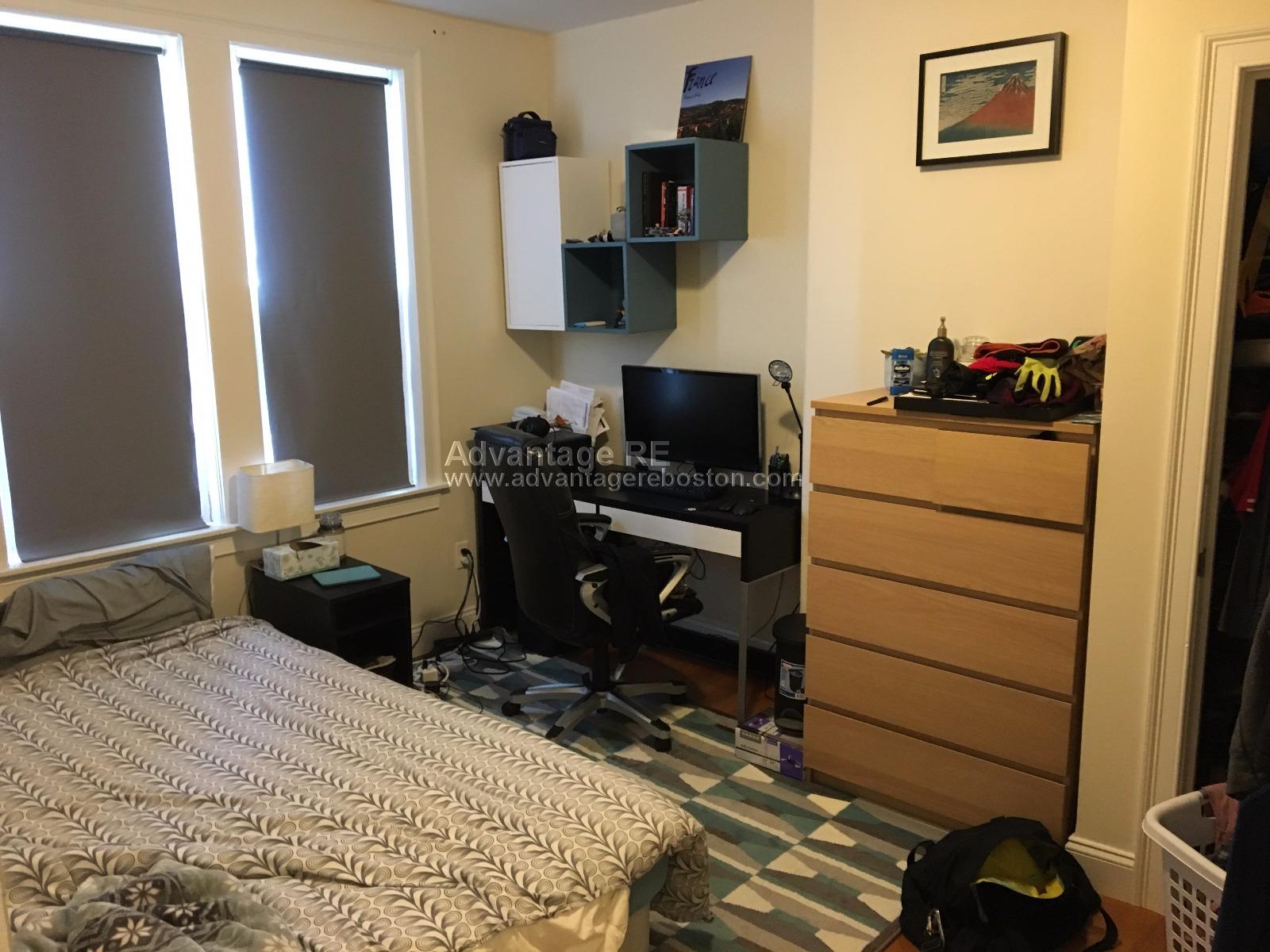3 bed, 2 bath apartment for rent at 111 5th St Unit 6, Kendall Square — photo 5 of 10