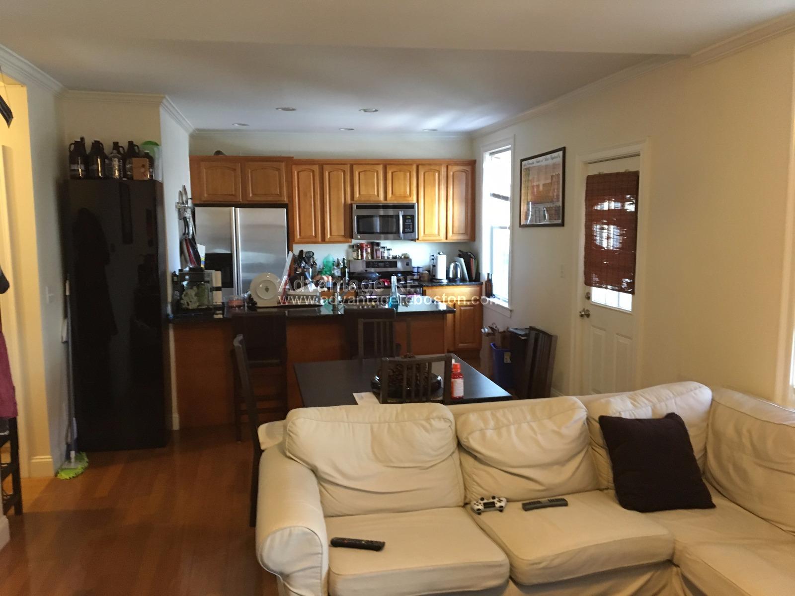 3 bed, 2 bath apartment for rent at 111 5th St Unit 6, Kendall Square — photo 8 of 10