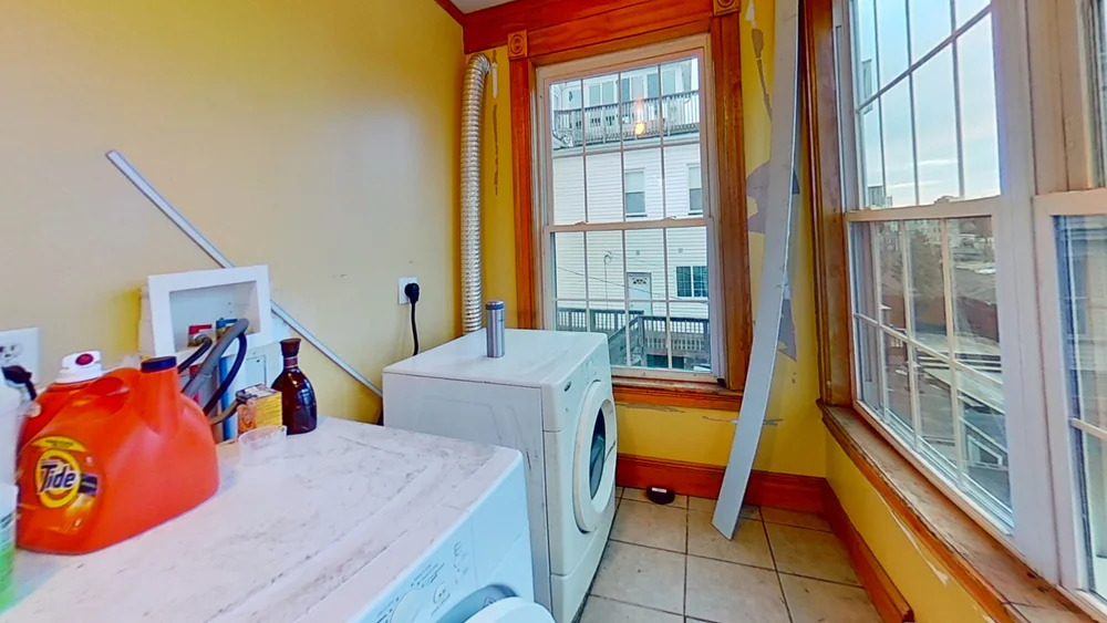 4 bed, 2 bath apartment for rent at 21 Alpine St Unit Unit 2, Roxbury — photo 6 of 9