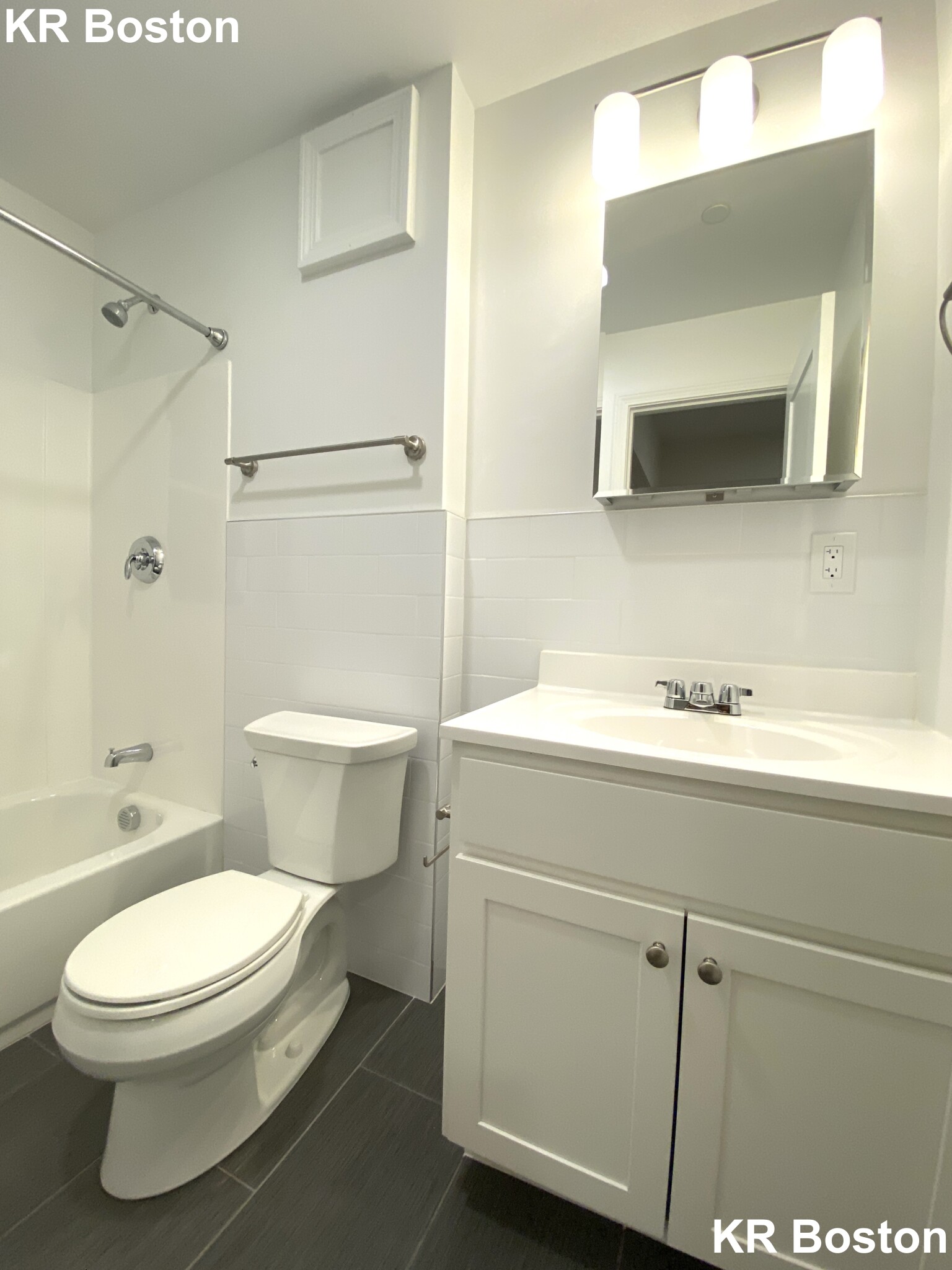 1 bed, 1 bath apartment for rent at 124 Sutherland Rd Unit E, Brighton — photo 2 of 16