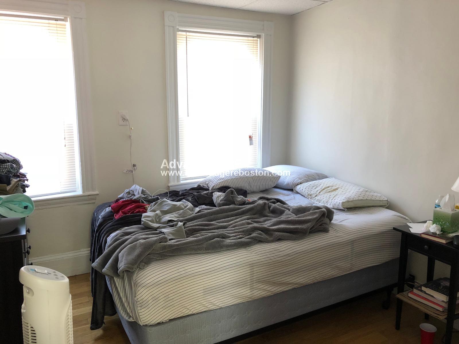1 bed, 1 bath apartment for rent at 10 Wiget St Unit 8, North End — photo 5 of 19