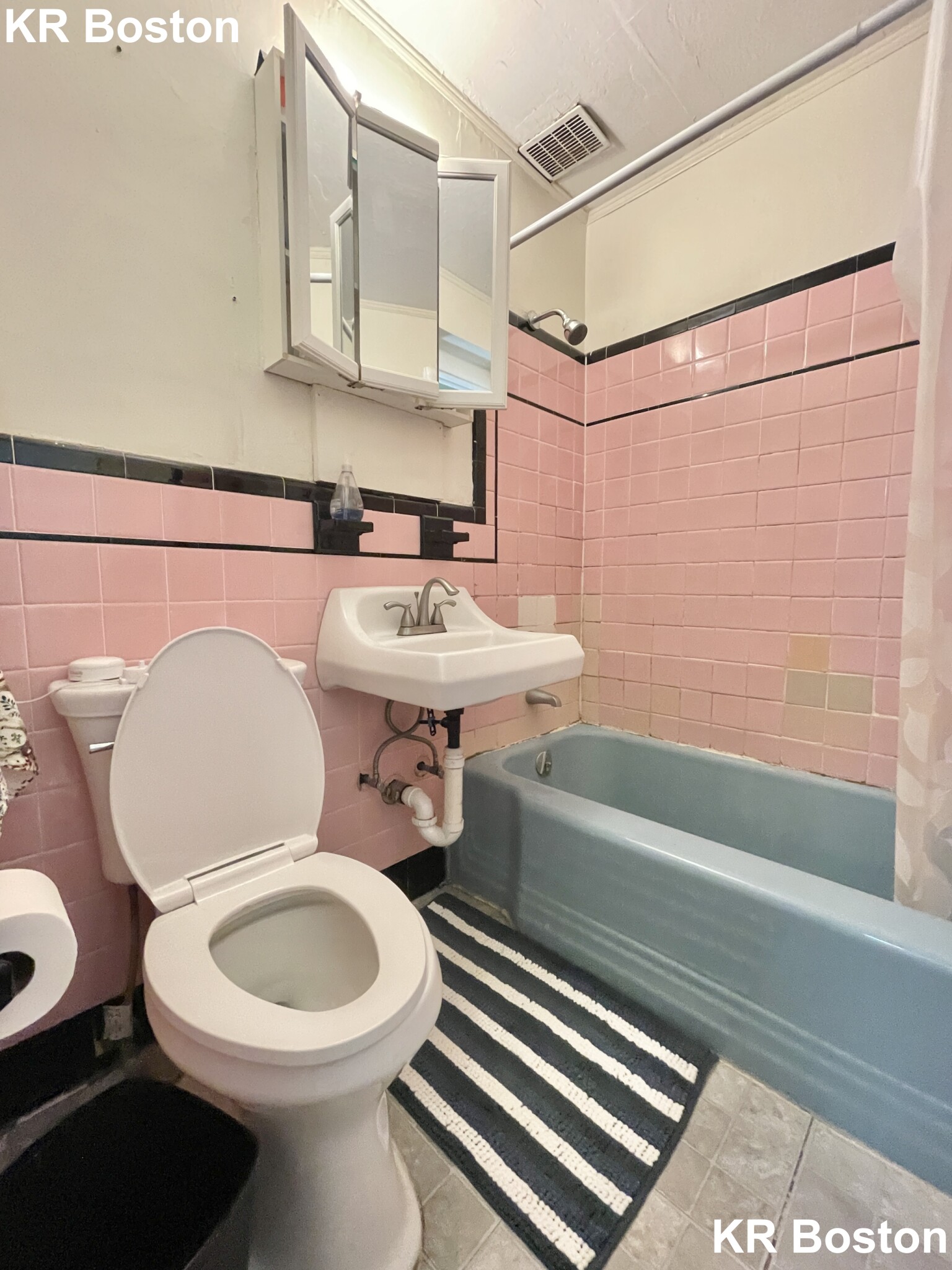 1 bed, 1 bath apartment for rent at 42 Bay State Rd Unit 2F, Fenway — photo 4 of 12