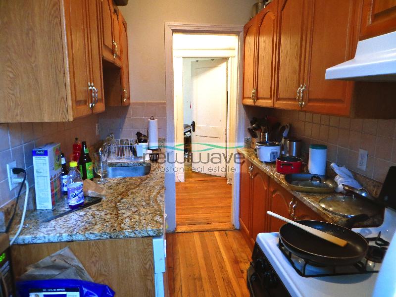 2 split bed, 1 bath apartment for rent at 56 Queensberry St Unit 6, Fenway — photo 6 of 8