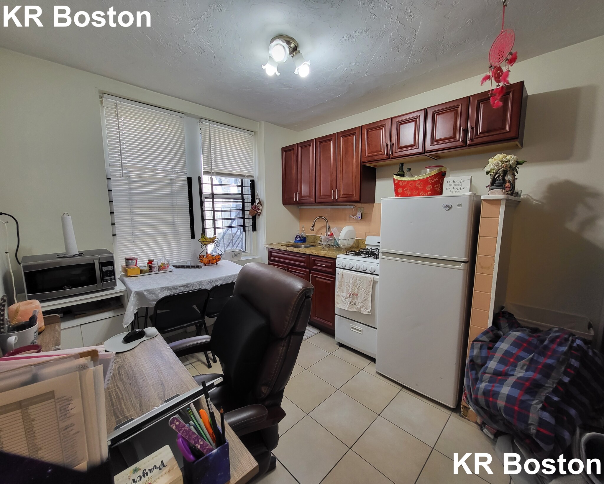 Studio bed, 1 bath apartment for rent at 102 Gordon St Unit 9, Brighton — photo 2 of 8