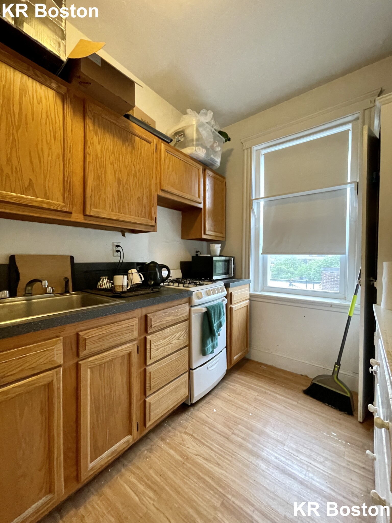 Studio bed, 1 bath apartment for rent at 61 Chiswick Rd Unit 19, Brighton — photo 2 of 5
