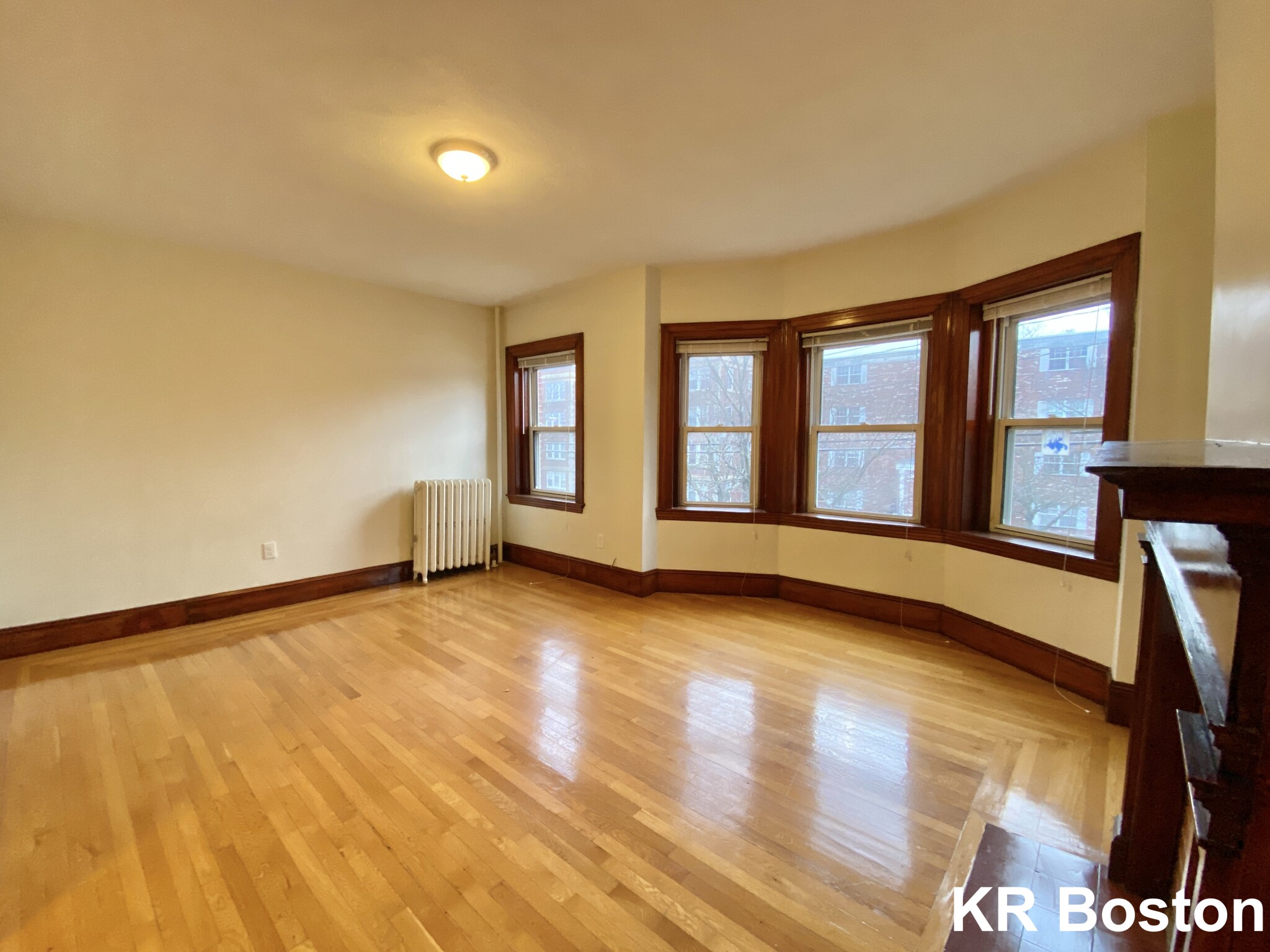 4 bed, 2 bath apartment for rent at 164 Summer Unit 22, Winter Hill — photo 2 of 23