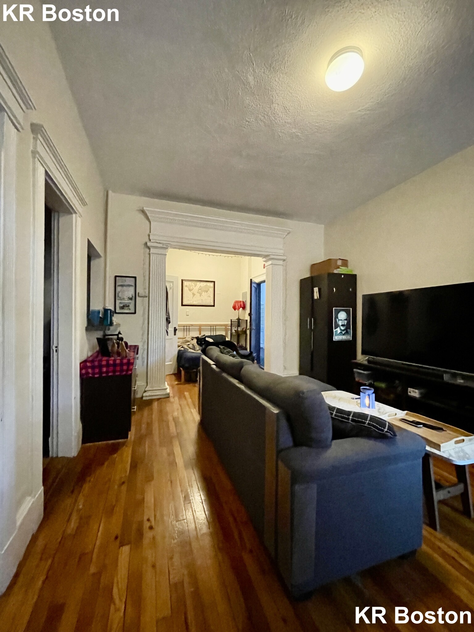 Studio bed, 1 bath apartment for rent at 1329 Commonwealth Ave Unit 4, Allston — photo 2 of 10