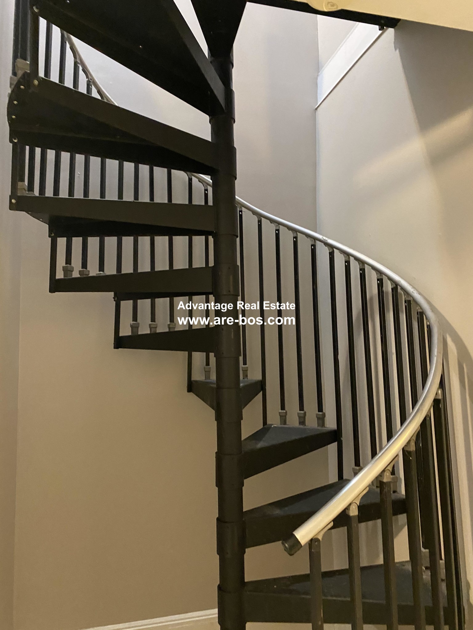 4 bed, 2 bath apartment for rent at 1066 Commonwealth Ave Unit 30, Allston — photo 17 of 23