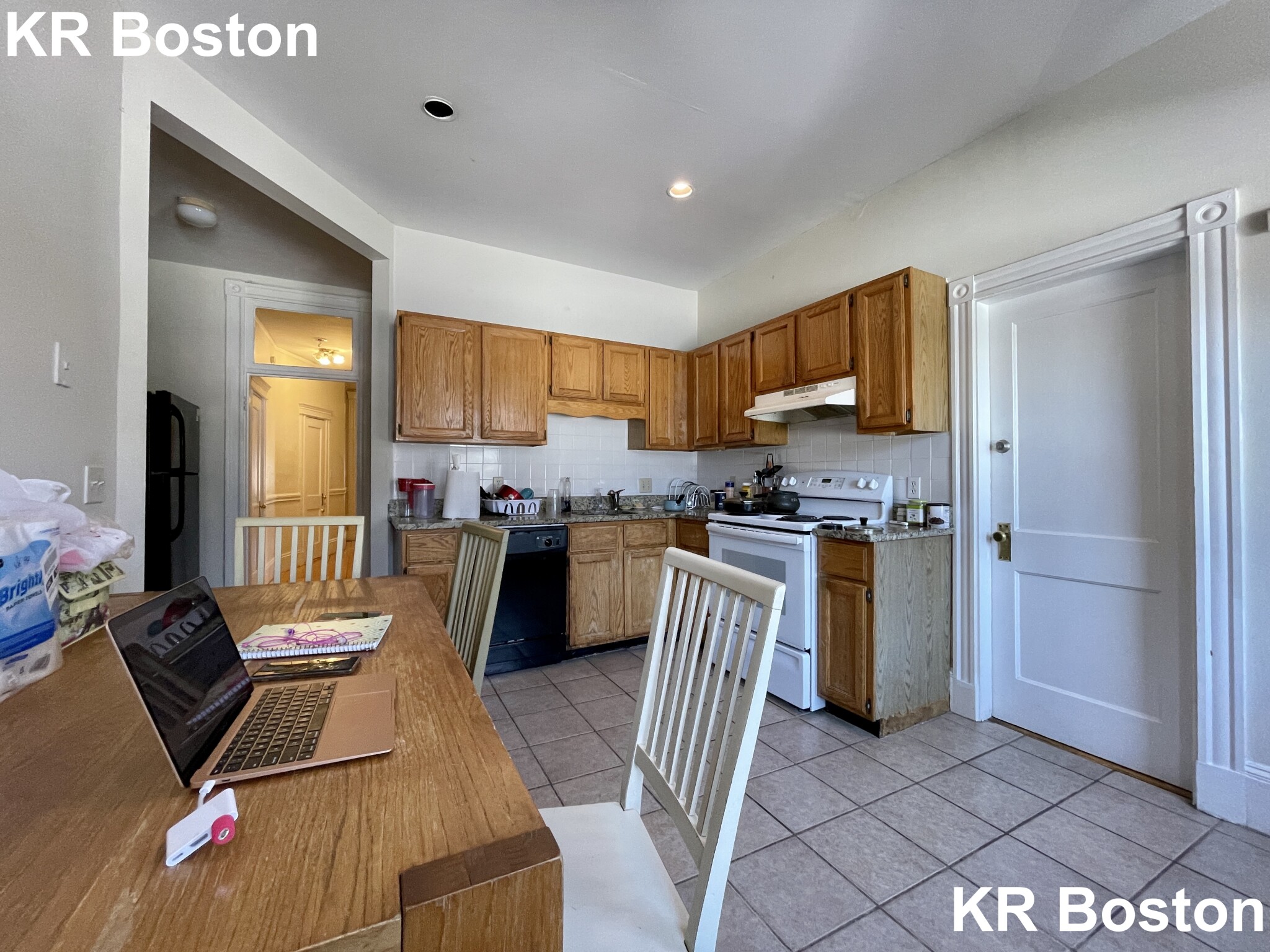 4 bed, 1 bath apartment for rent at 1427 Commonwealth Ave Unit 5, Brighton — photo 1 of 3