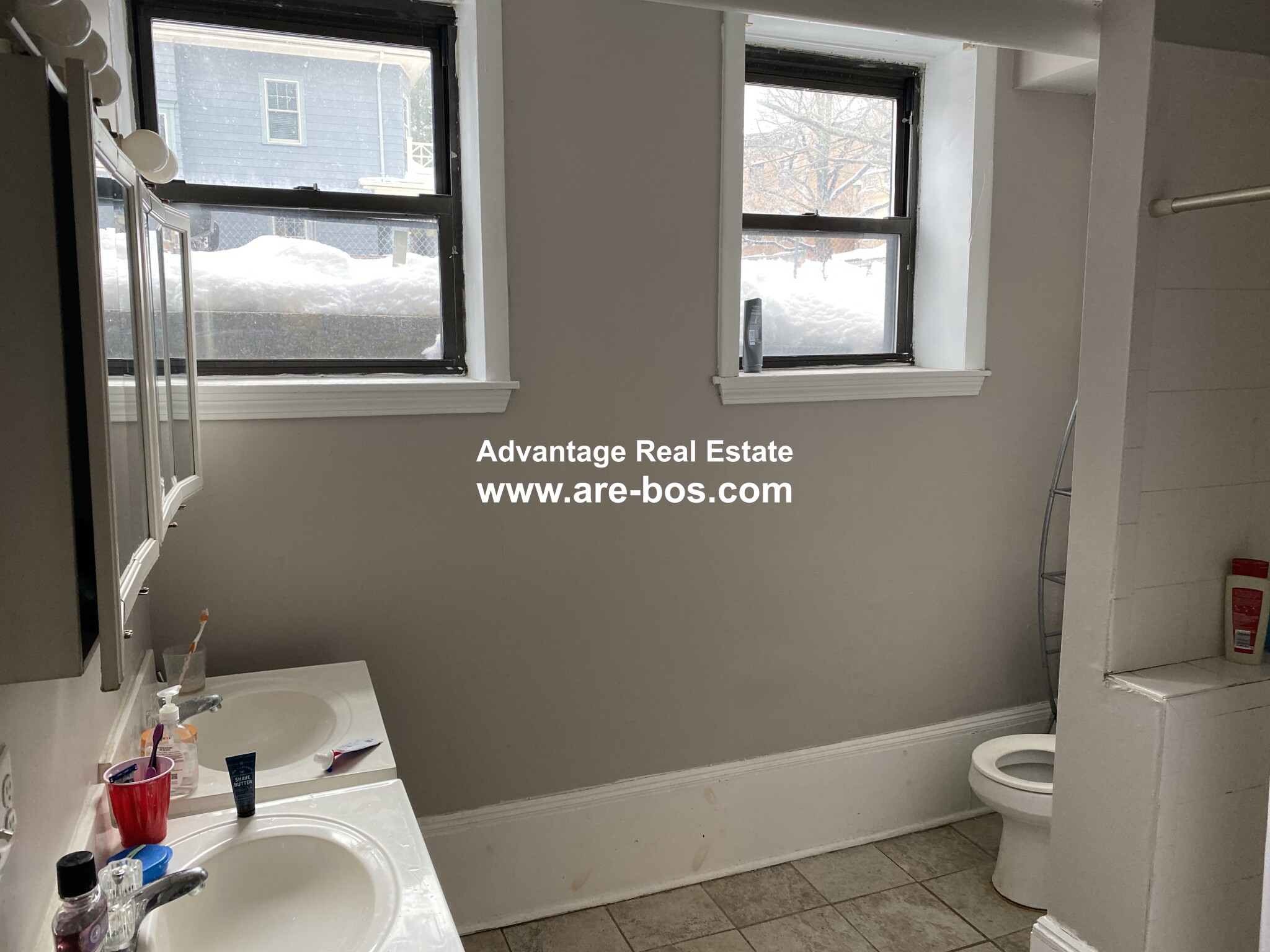 4 bed, 2 bath apartment for rent at 1066 Commonwealth Ave Unit 30, Allston — photo 11 of 23