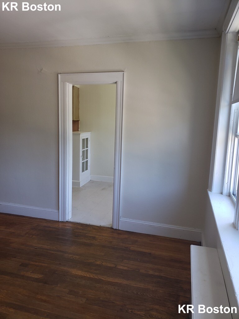1 bed, 1 bath apartment for rent at 2038 Commonwealth Ave Unit 38, Brighton — photo 8 of 9