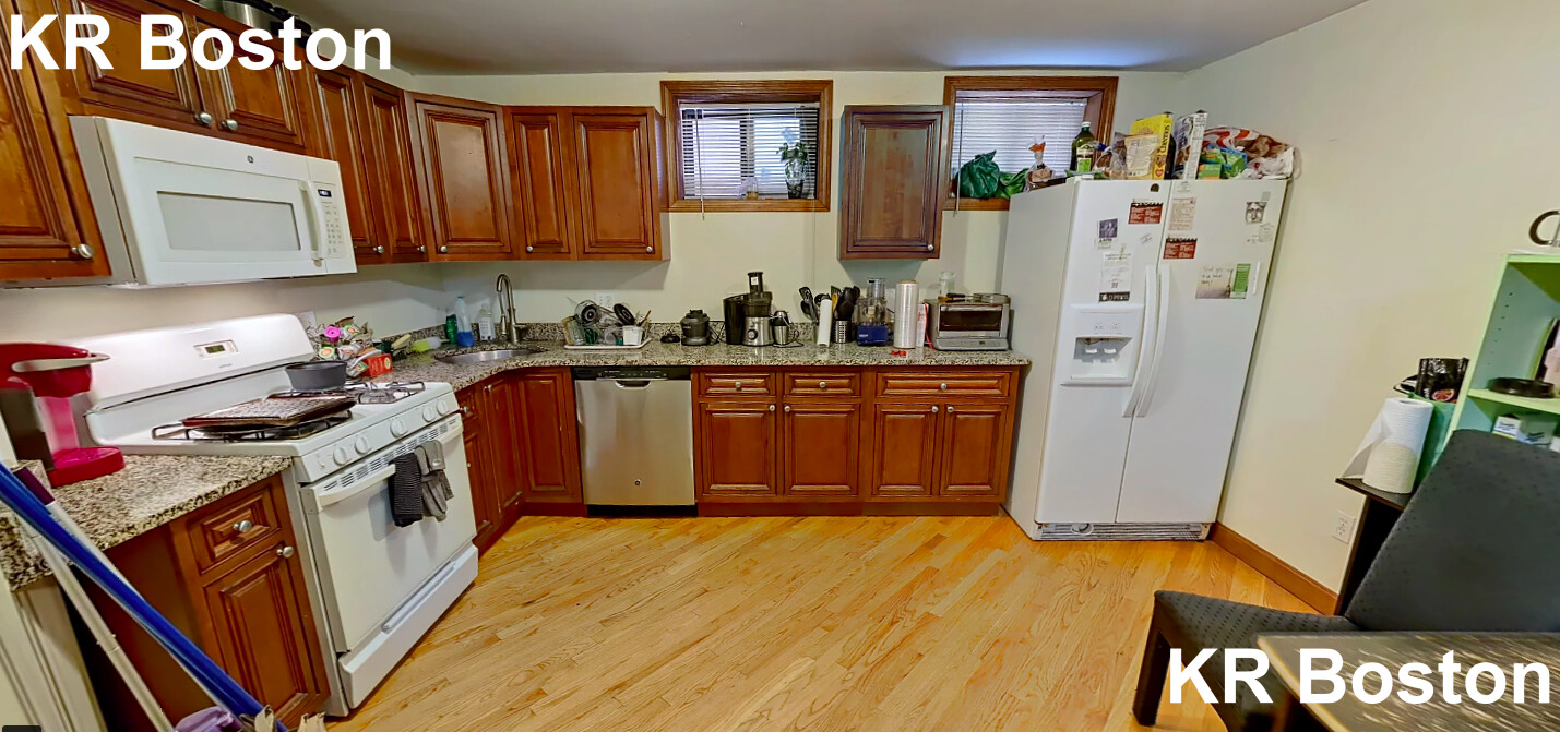 5 bed, 1 bath apartment for rent at 1421 Commonwealth Ave Unit 7, Brighton — photo 6 of 6