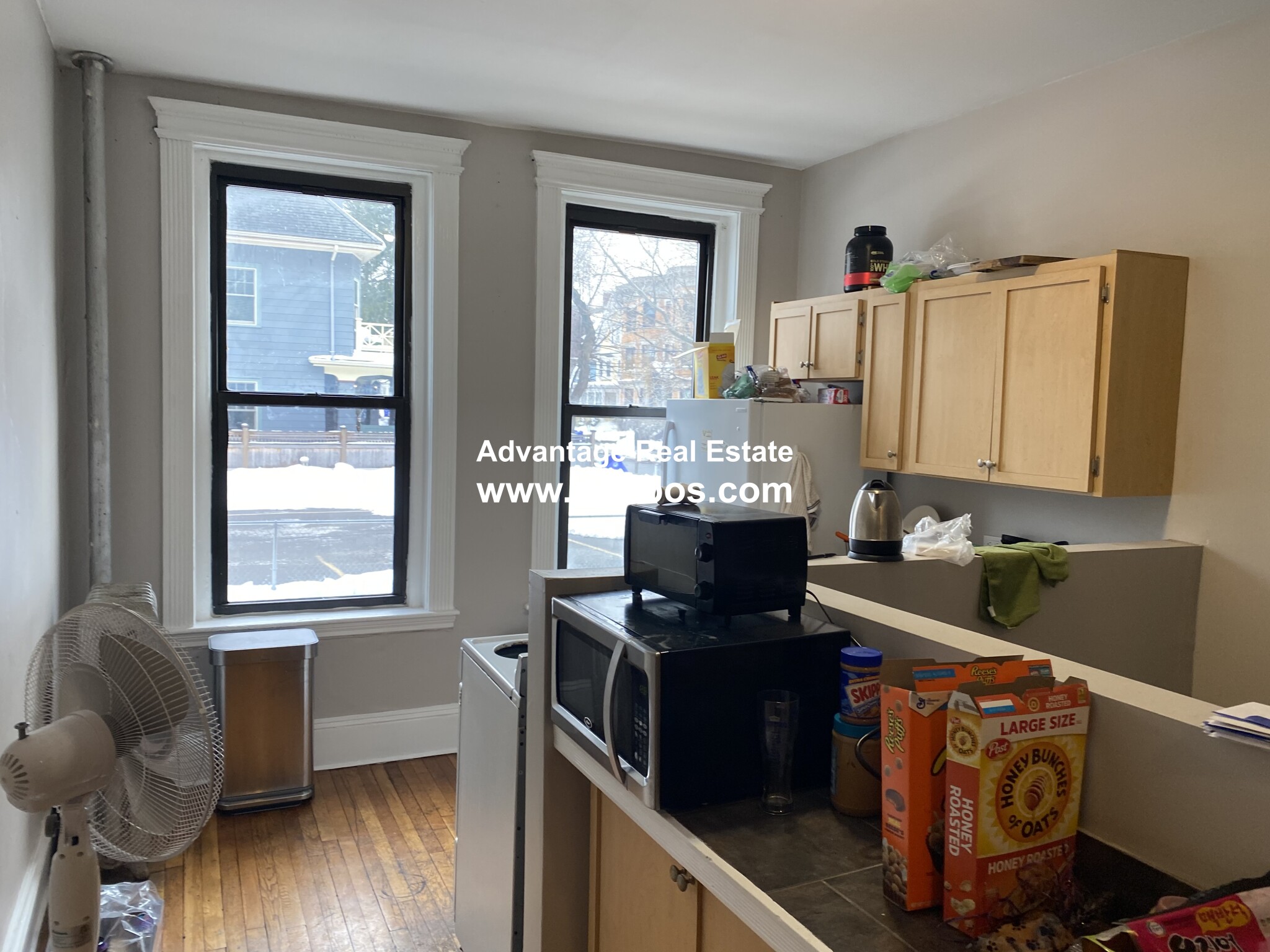 4 bed, 2 bath apartment for rent at 1066 Commonwealth Ave Unit 30, Allston — photo 14 of 23