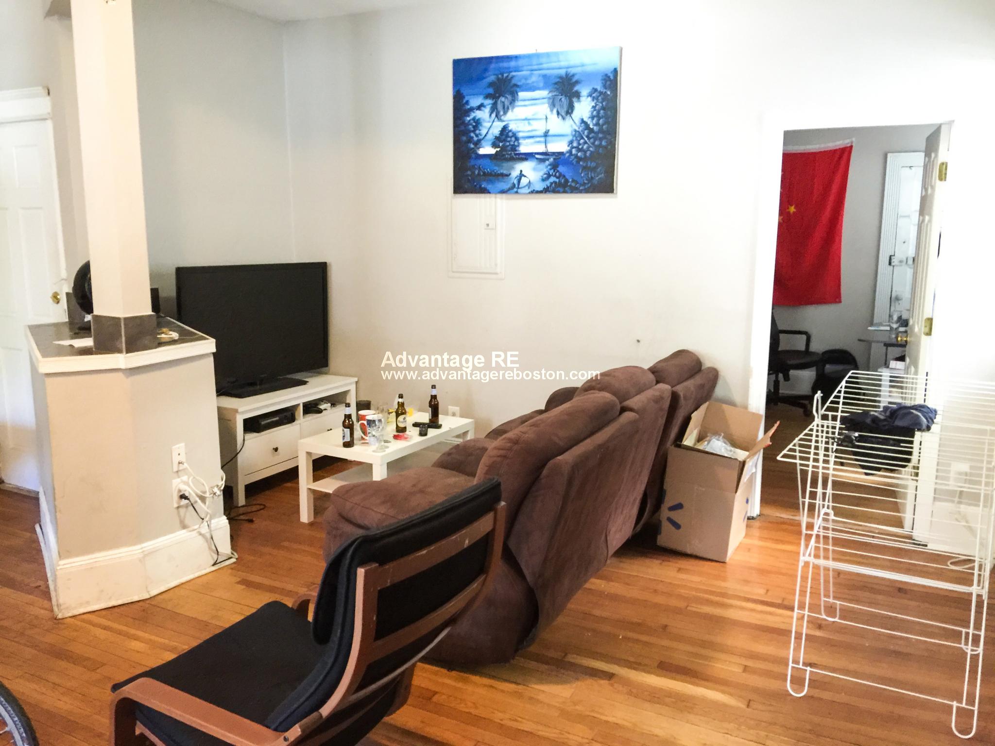 4 bed, 2 bath apartment for rent at 1066 Commonwealth Ave Unit 30, Allston — photo 1 of 23