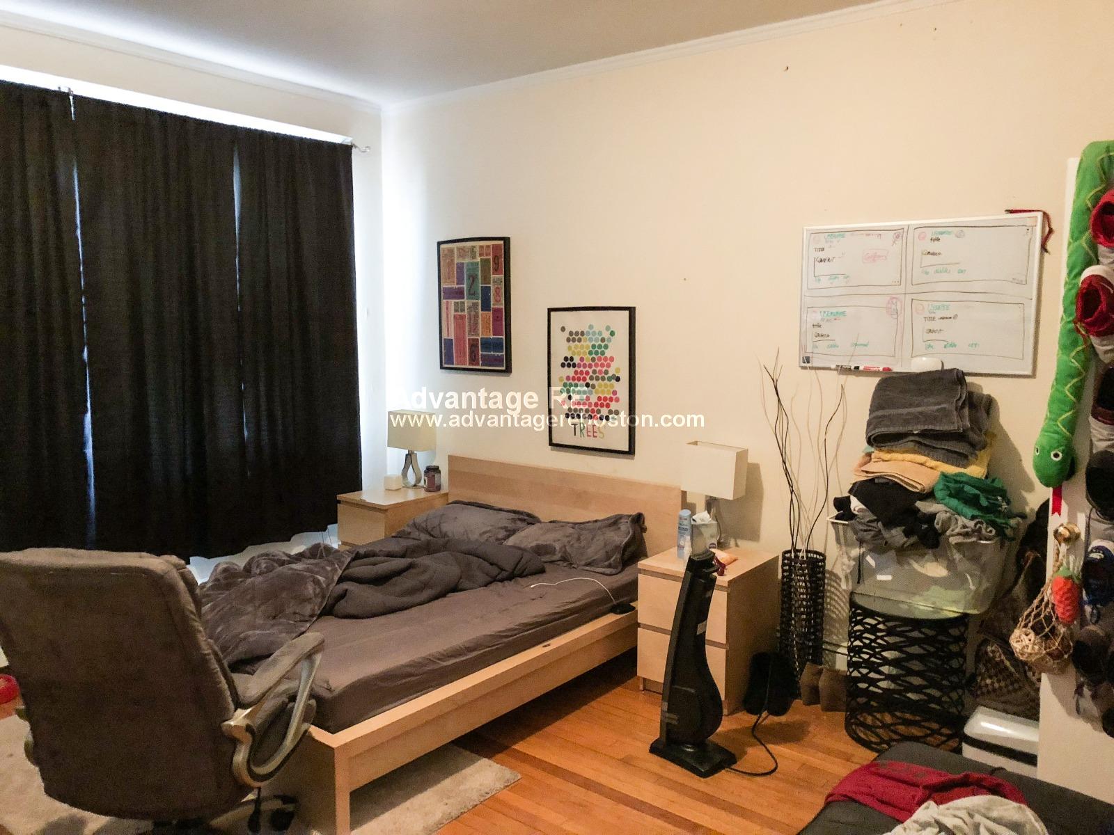 4 bed, 1.5 bath apartment for rent at 1657 Commonwealth Ave Unit 20, Brighton — photo 3 of 15