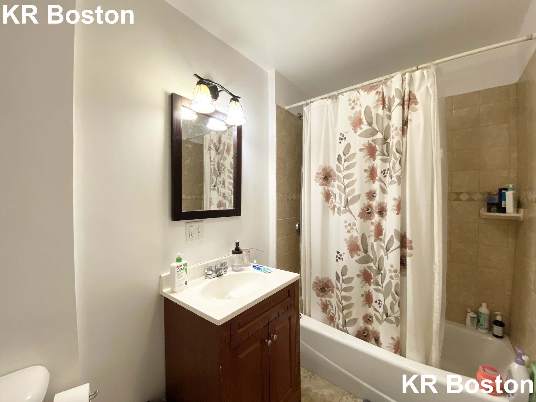 3 bed, 1.5 bath apartment for rent at 47 Easton St Unit 1, Allston — photo 3 of 35