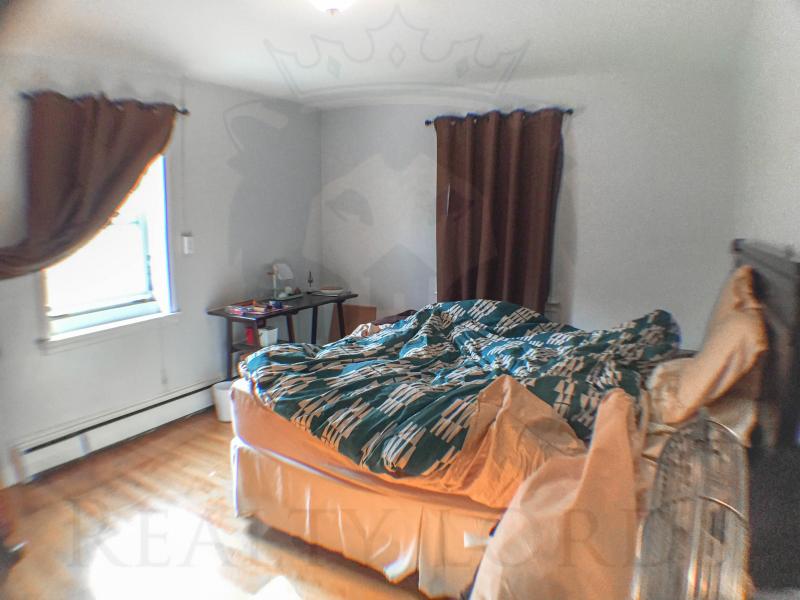 1 split bed, 1 bath apartment for rent at 2 President Ter Unit 1, Allston — photo 3 of 9