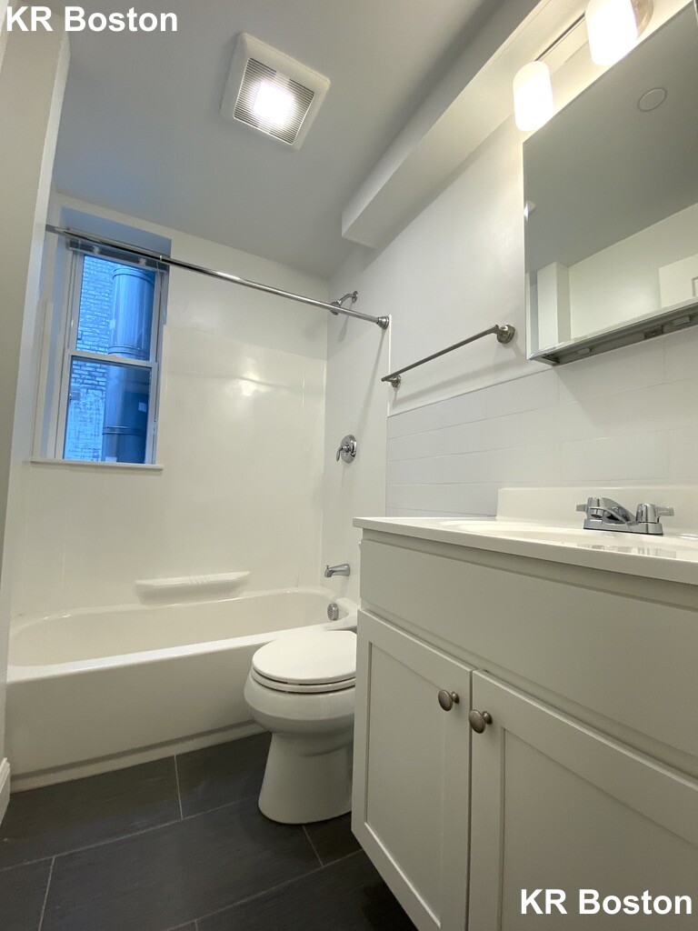 2 bed, 1 bath apartment for rent at 116 Sutherland Rd Unit 0, Brighton — photo 3 of 15