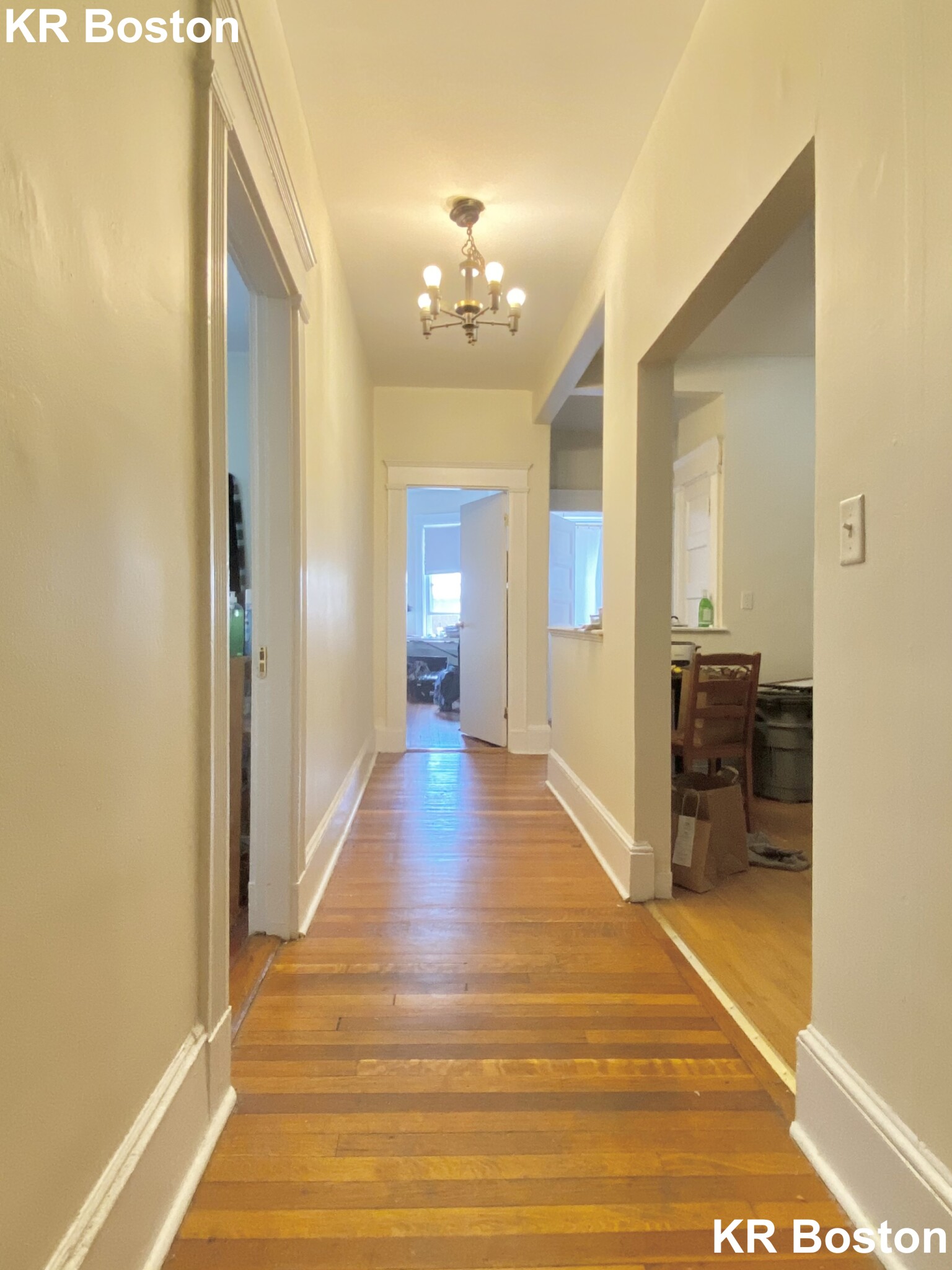 2 split bed, 1 bath apartment for rent at 1588 Beacon St Unit 12, Chestnut Hill — photo 2 of 6