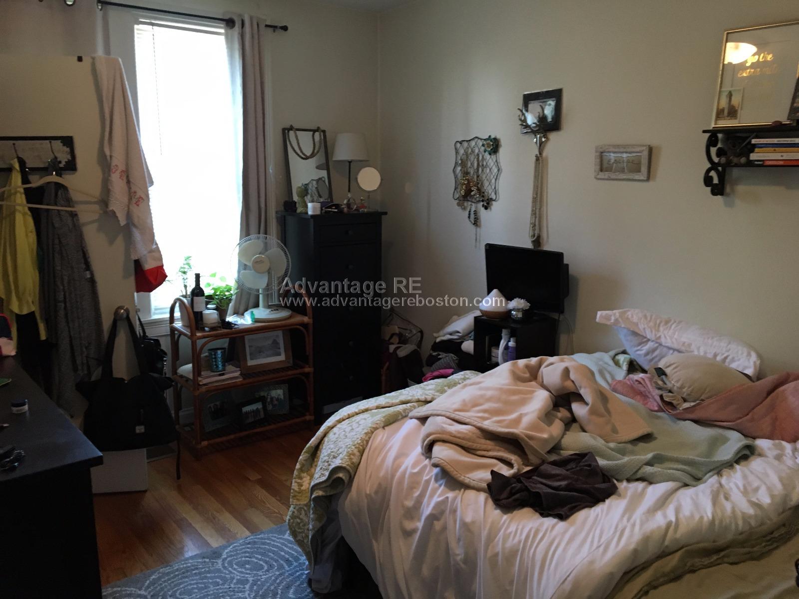 3 bed, 2 bath apartment for rent at 115 Fifth St Unit 6, Kendall Square — photo 6 of 14