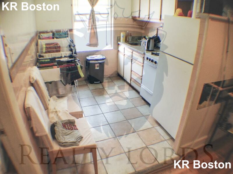 1 bed, 1 bath apartment for rent at 120 Warren St Unit 34, Brighton — photo 3 of 5