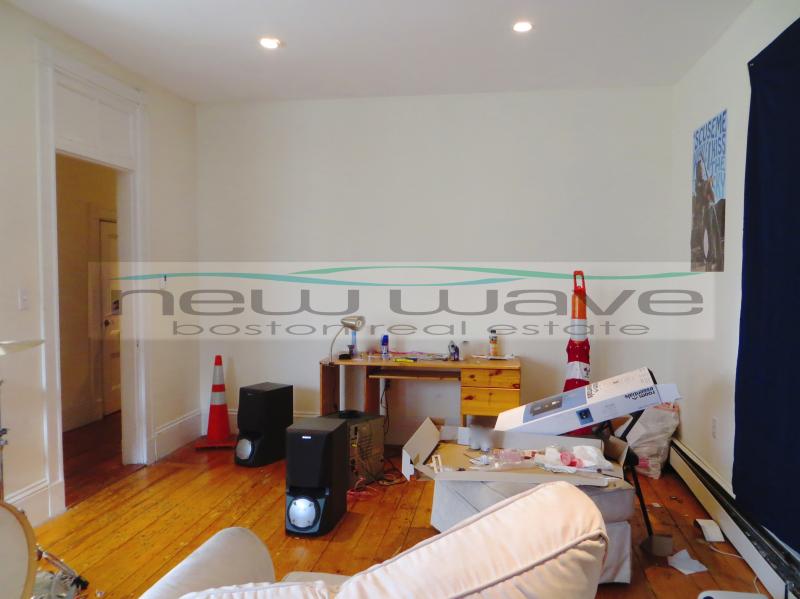 3 bed, 1 bath apartment for rent at 70 Calumet St Unit 1, Mission Hill — photo 11 of 13