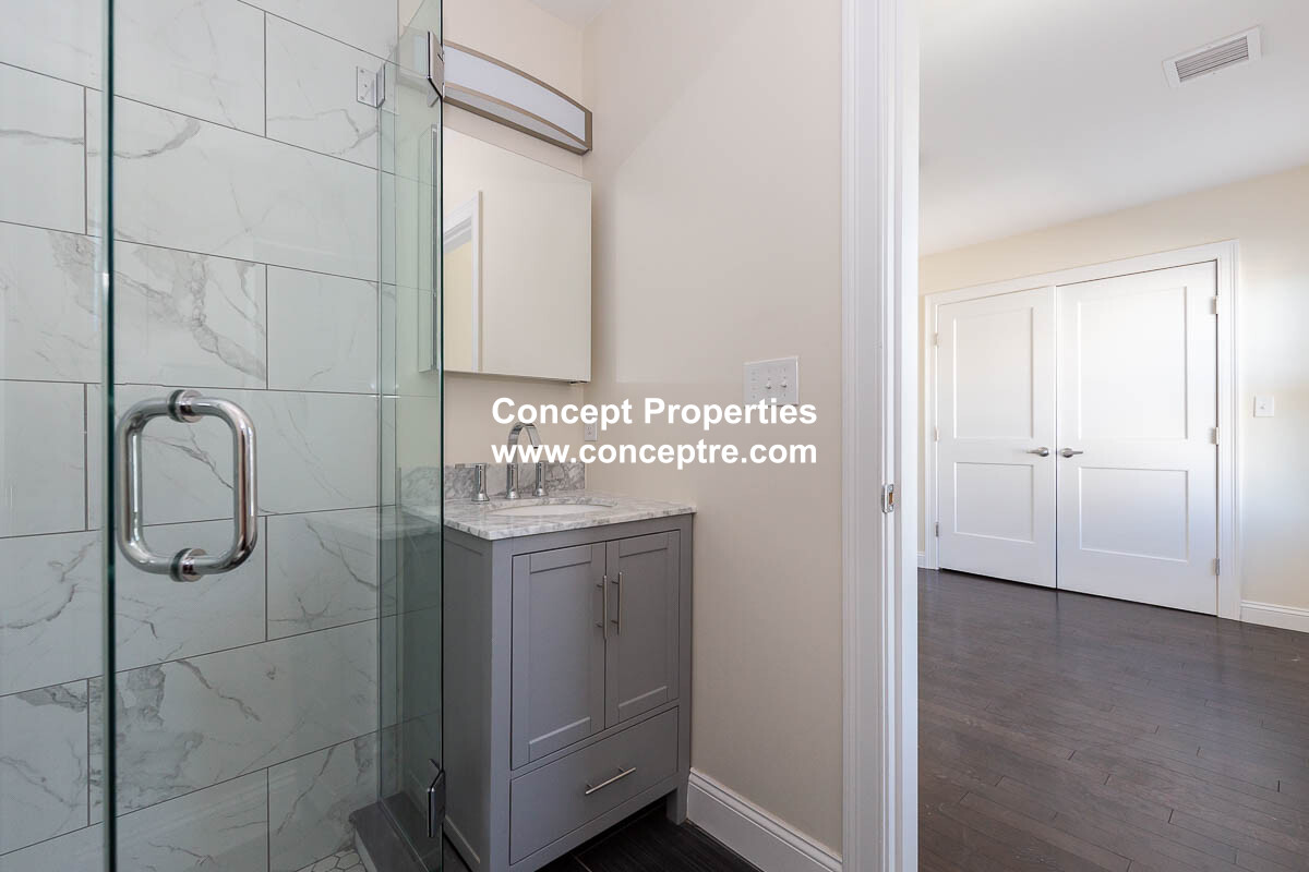 4 bed, 4+ bath apartment for rent at 39 Harvard St Unit 2, Charlestown — photo 3 of 20