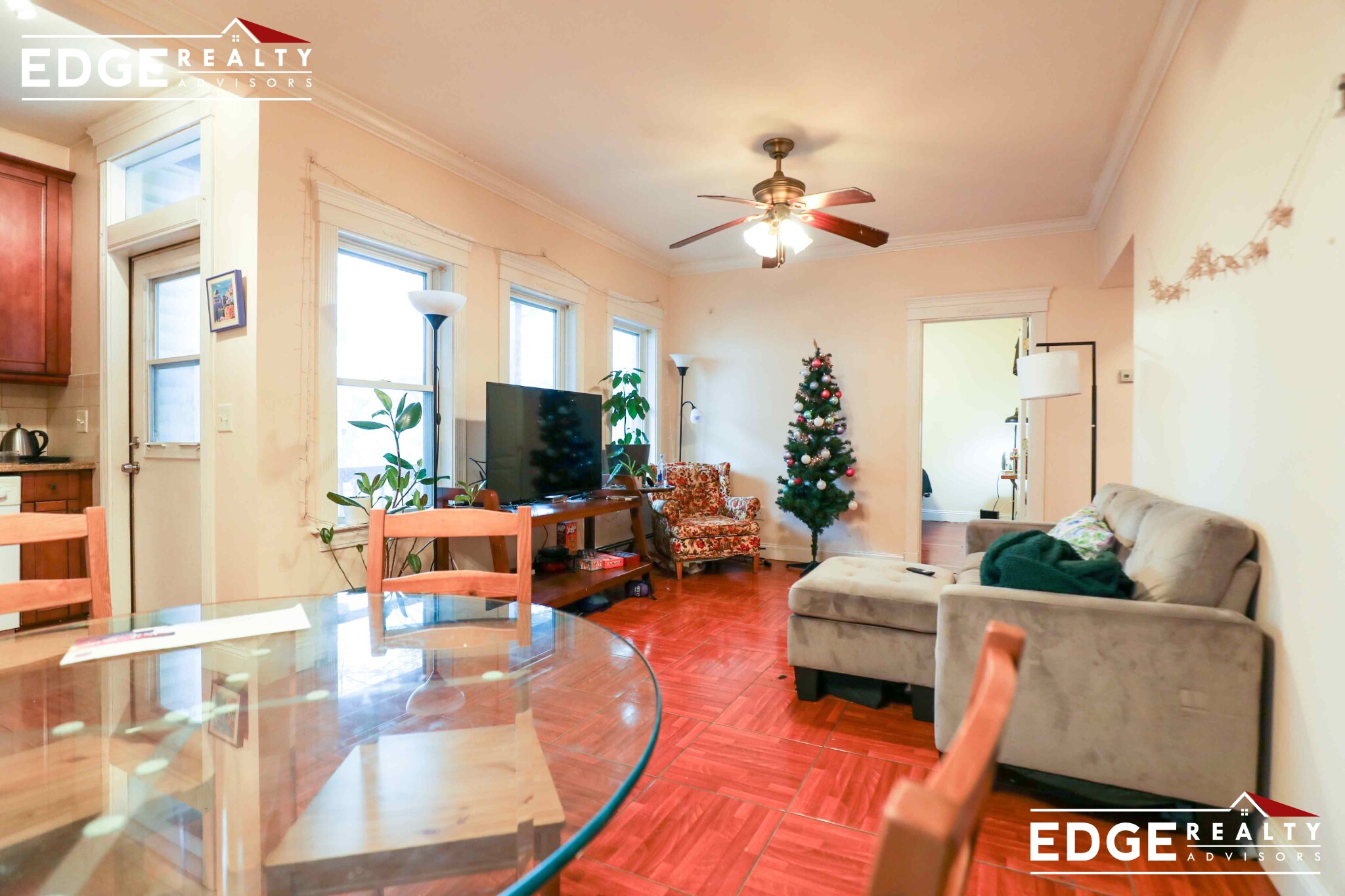 3 bed, 2 bath apartment for rent at 7 Delaware Pl Unit 2, Brighton — photo 3 of 9