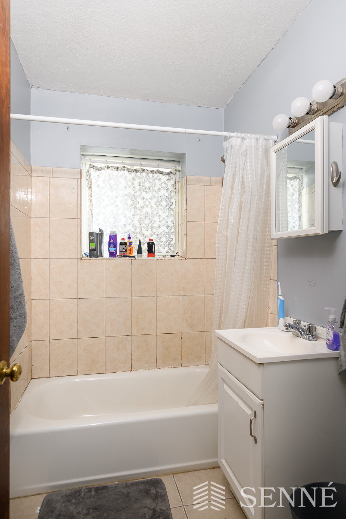 2 bed, 1 bath apartment for rent at 259 Summer St Unit 10, Union Square — photo 5 of 8
