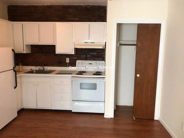 1 bed, 1 bath apartment for rent at 70 South St Unit 4, Jamaica Plain — photo 3 of 4