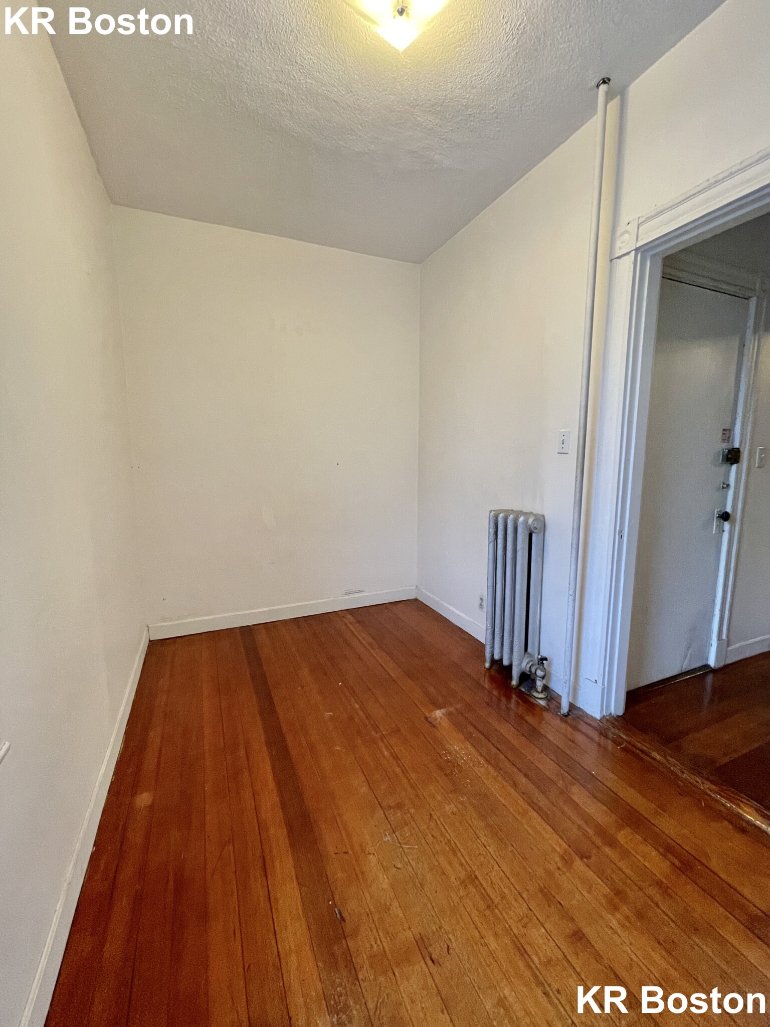5 bed, 2 bath apartment for rent at 1907 Beacon St Unit 2, Chestnut Hill — photo 11 of 20