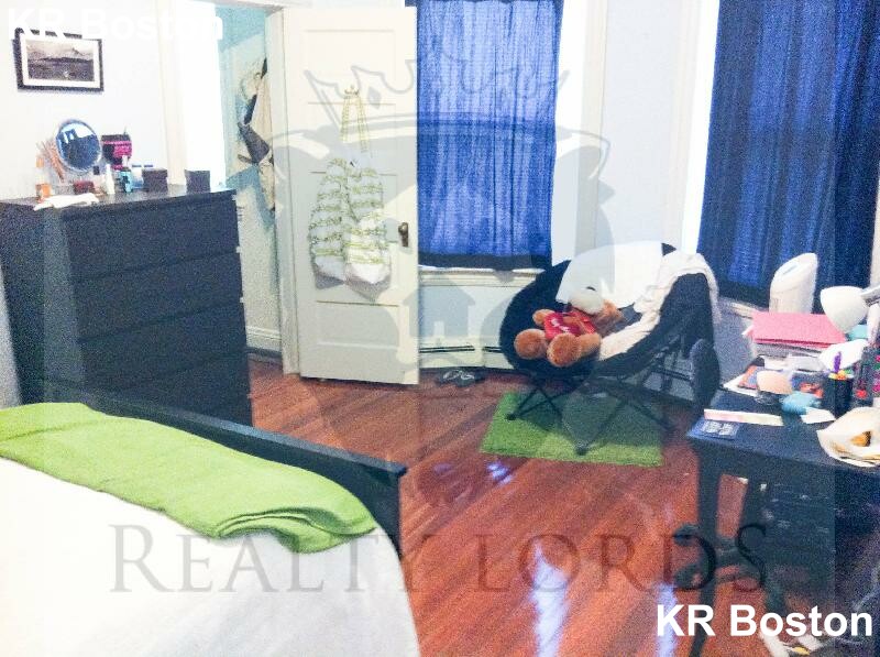 2 bed, 1 bath apartment for rent at 201 Winthrop Rd Unit 31, Washington Square — photo 5 of 6