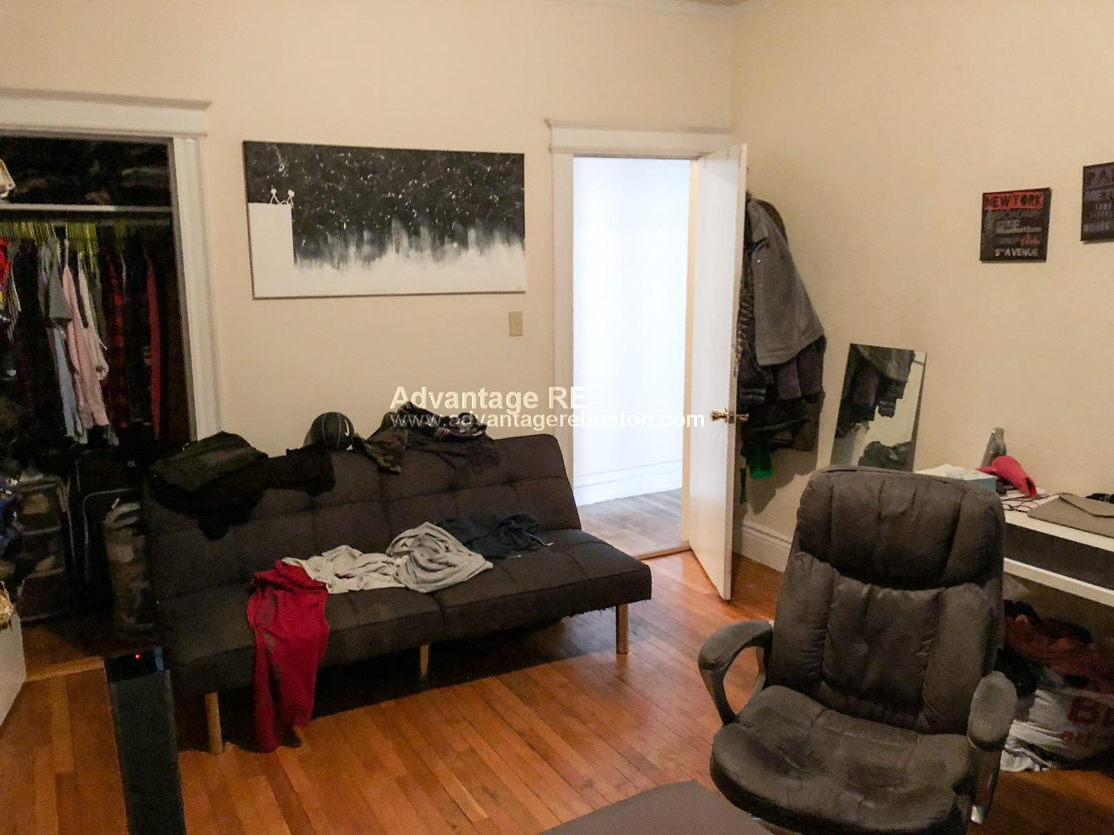 4 bed, 1.5 bath apartment for rent at 1657 Commonwealth Ave Unit 20, Brighton — photo 4 of 15