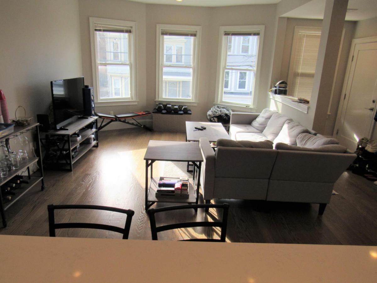 4 bed, 2 bath apartment for rent at 50 Calumet St Unit 3, Mission Hill — photo 4 of 17