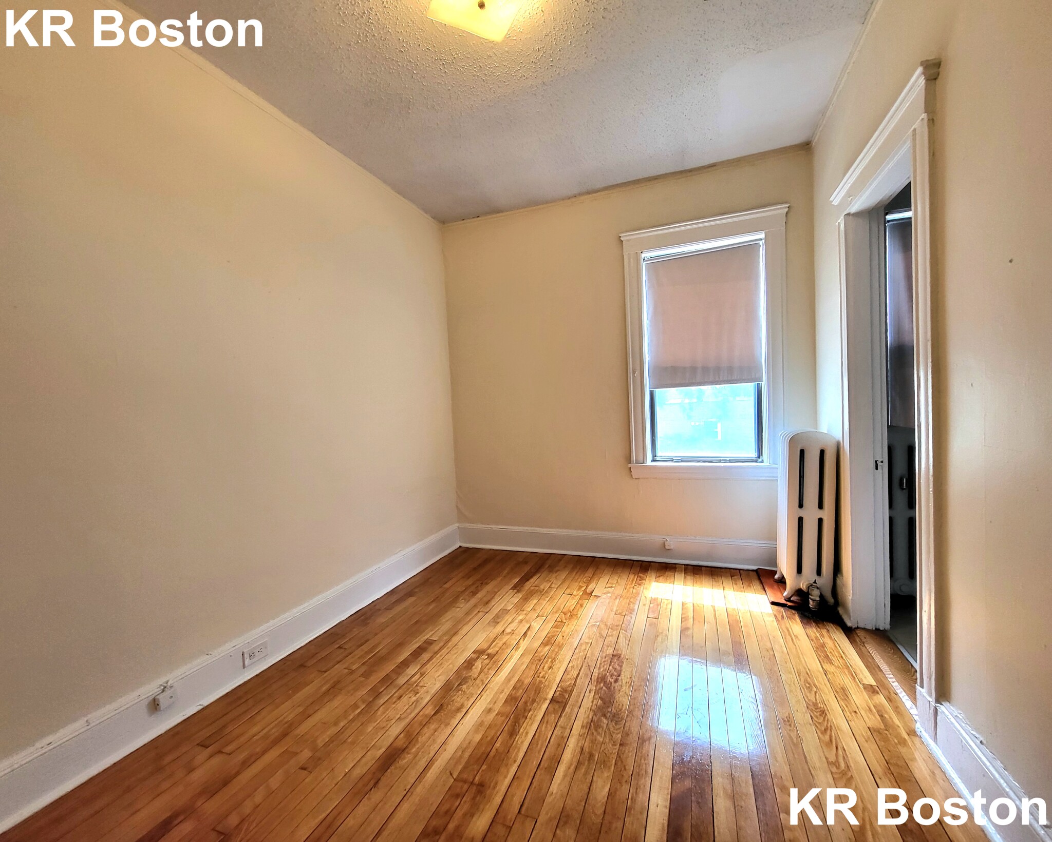 4 bed, 2 bath apartment for rent at 28 Hamilton Rd Unit 1, Coolidge Corner — photo 4 of 10