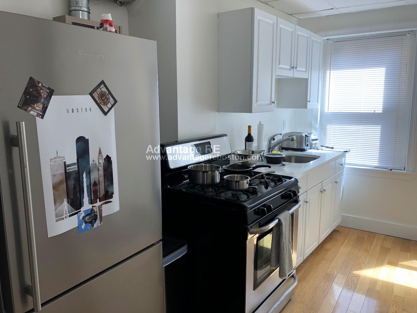 1 bed, 1 bath apartment for rent at 10 Wiget St Unit 8, North End — photo 7 of 19